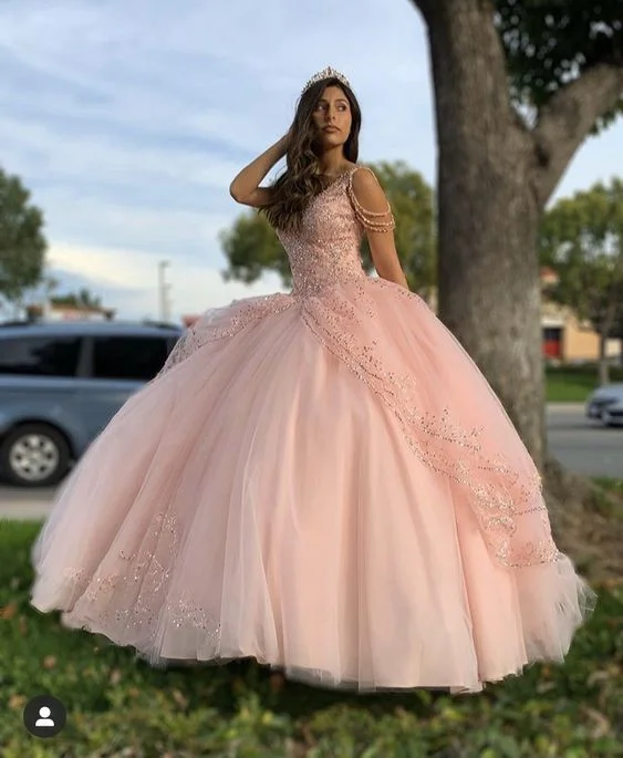 flowy evening dressPink Princess Ball Gown Quinceańera Dress Sweet 16 Dress Y1095