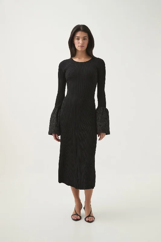Discount Days chic dressFlute Knit Midi Dress