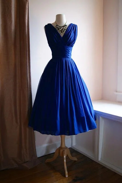 ashionable dressRoyal Blue V Neck Tulle Short Homecoming Dress Y1128