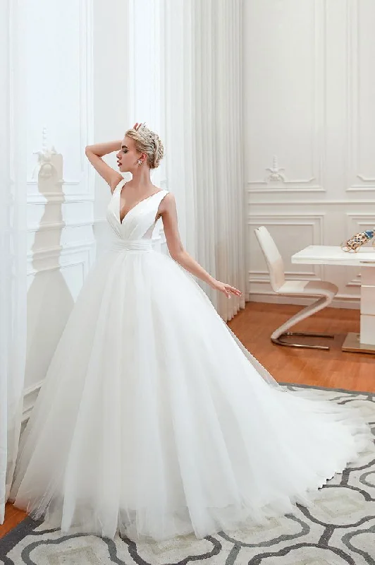 Savings Spectacular Modern V neck sleeveless White Princess Spring Wedding Dress