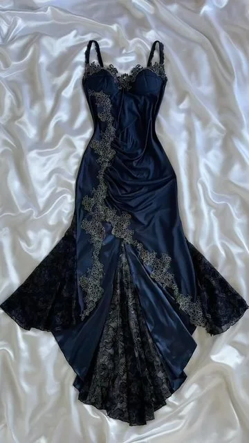 Closeout form-fitting dressNavy Vintage Appliques Lace Charming Formal Evening Dress, DP2507