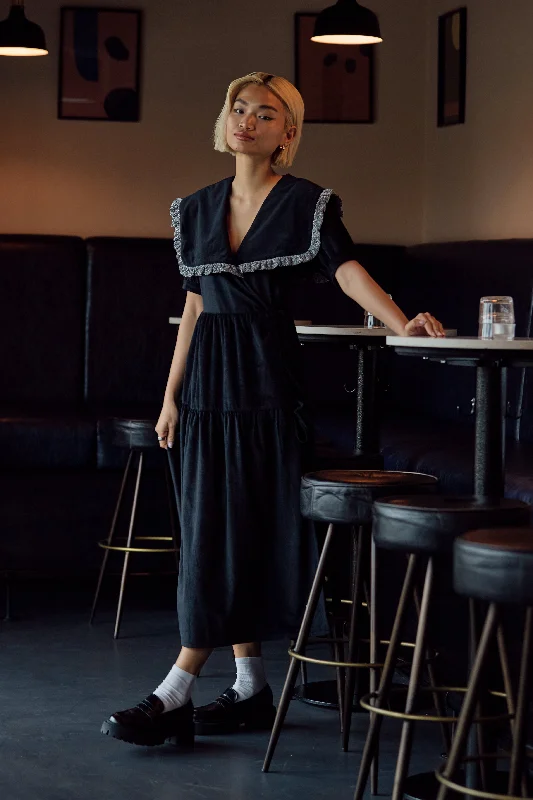 Price Cut Elise Velvet Collar Midaxi Dress