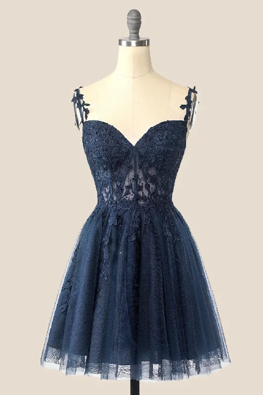 ashionable dressNavy Blue A-line Lace Appliques Short Homecoming Dress