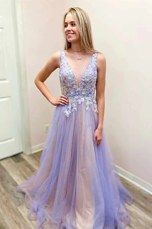 vintage-inspired dressA-Line V-Neck Sleeveless Tulle Long Prom Dress With Lace Y915